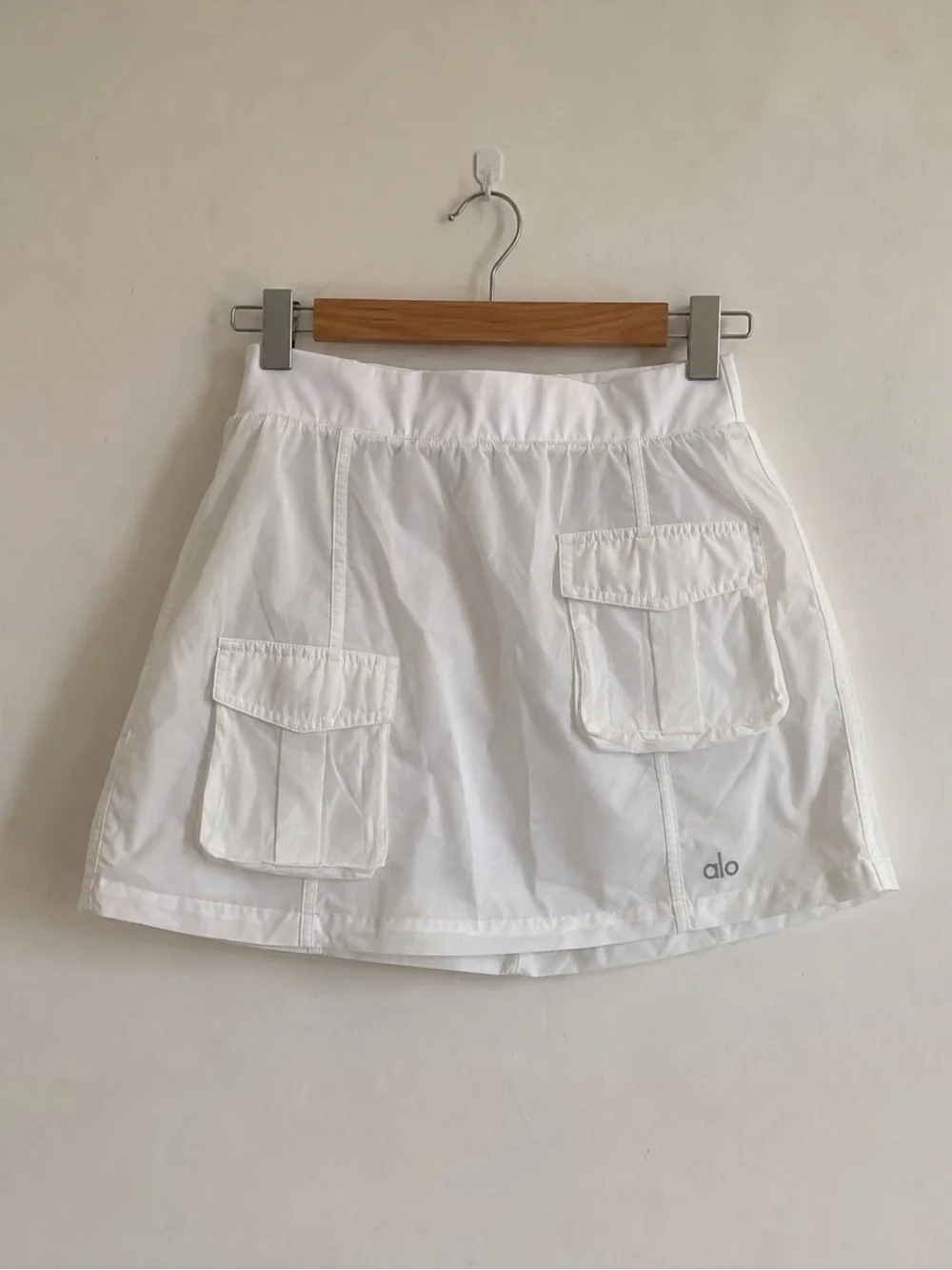 Alo Yoga Sheer White Cargo Skirt Size XS